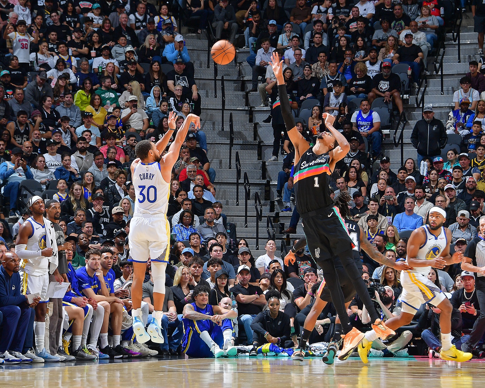 官方下载-巴特勒报销勇士梦碎！美媒建议库里联手文班 福克斯&amp;索汉等成筹码